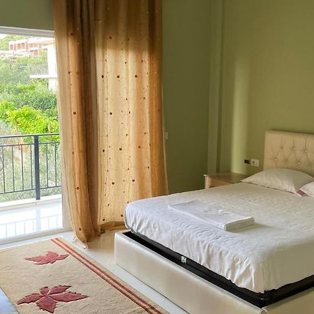 Azure Apartments By Kondo Stays Vlorë Buitenkant foto