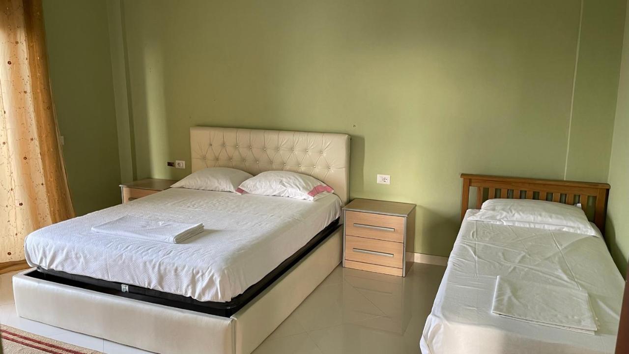 Azure Apartments By Kondo Stays Vlorë Buitenkant foto