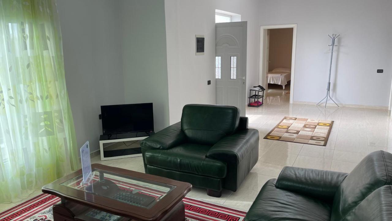 Azure Apartments By Kondo Stays Vlorë Buitenkant foto