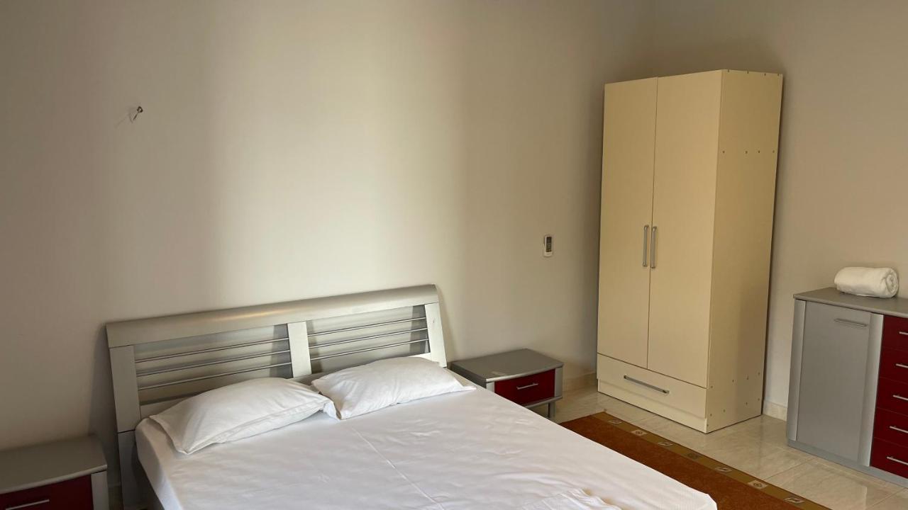 Azure Apartments By Kondo Stays Vlorë Buitenkant foto