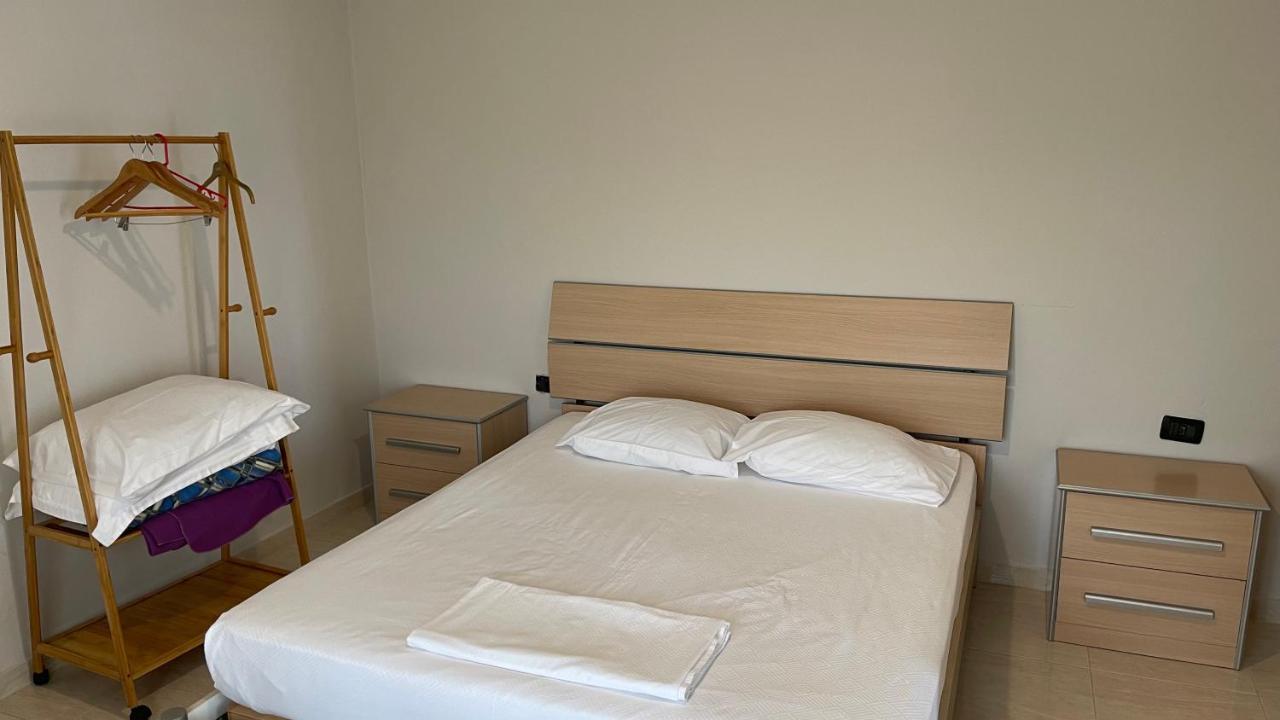 Azure Apartments By Kondo Stays Vlorë Buitenkant foto