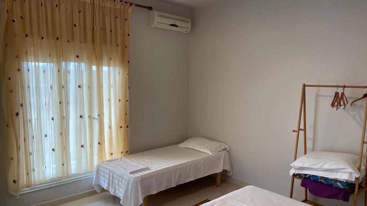 Azure Apartments By Kondo Stays Vlorë Buitenkant foto