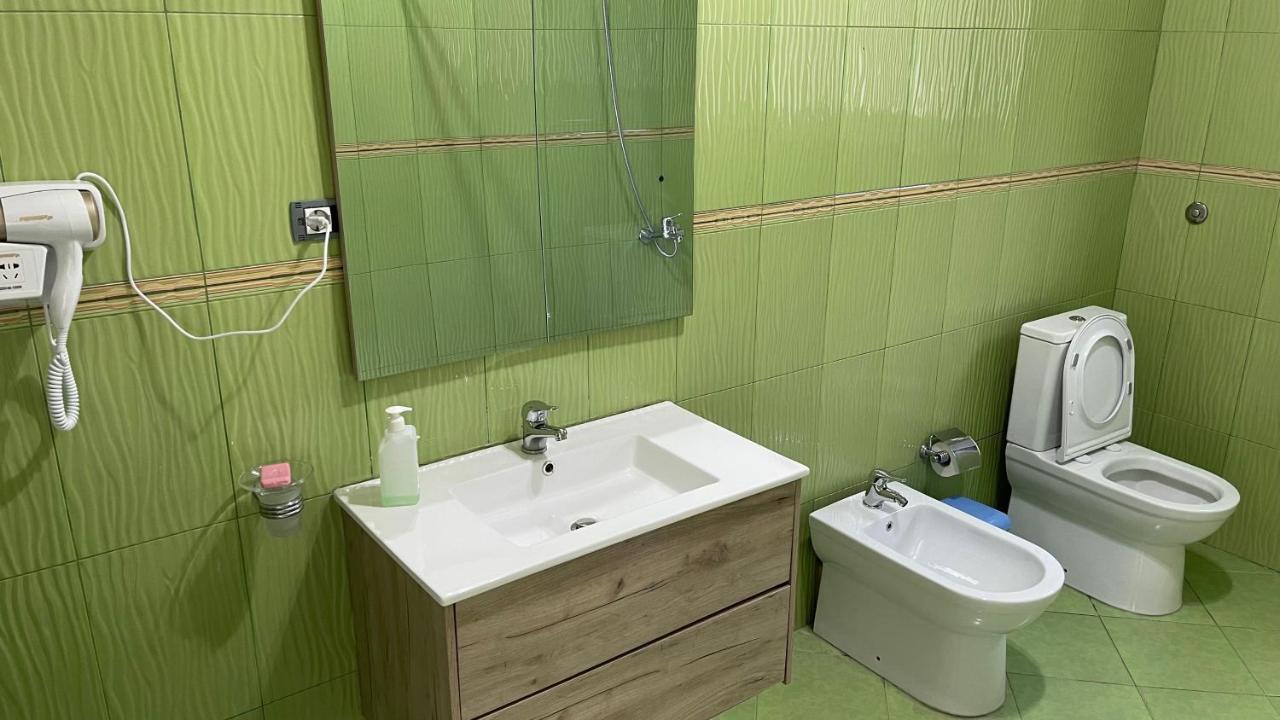 Azure Apartments By Kondo Stays Vlorë Buitenkant foto
